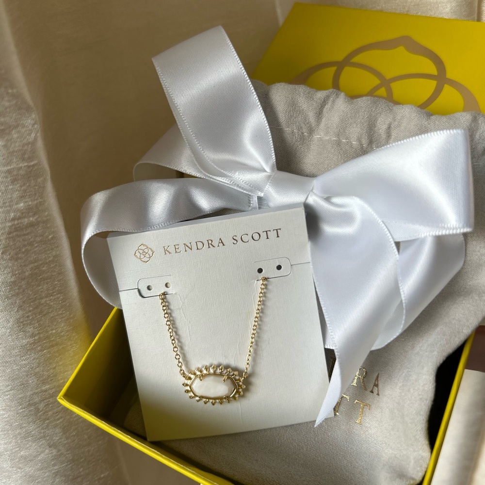 Kendra Scott Elisa Gold & White Pendant Necklace